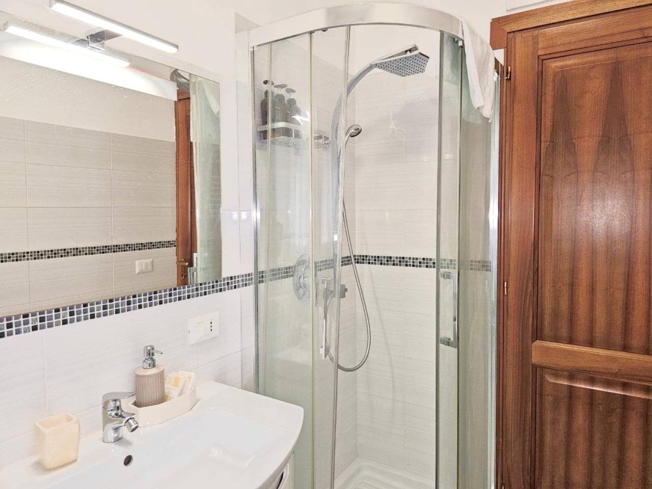 Apartment 10 Minuti Da Stazione Trastevere Rom
